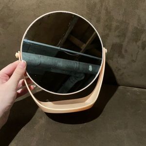 Makeup mirror